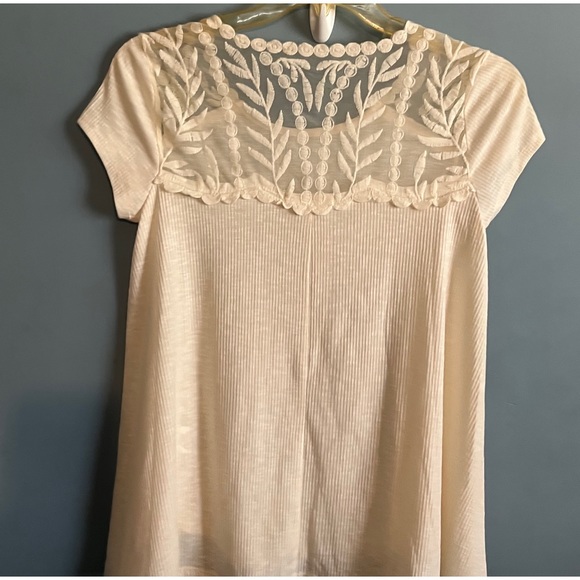 SELLING JOLT TOP FOR WOMEN SIZE M COLOR CREAM VERY GOOD CONDITION - Picture 6 of 13